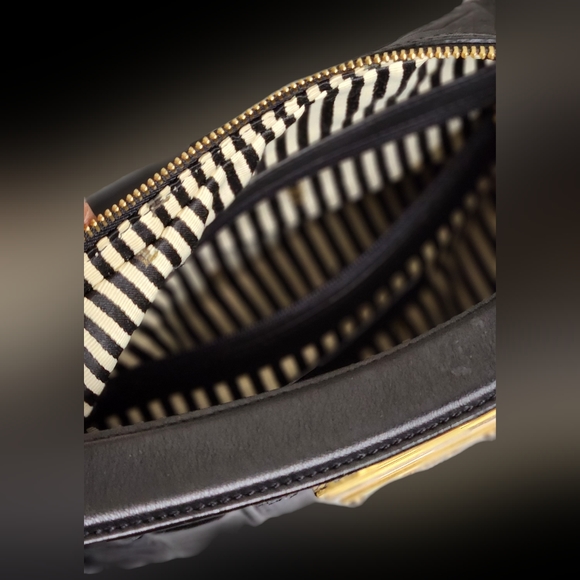 #P  L.A.M.B. Women's Genuine Leather Purse with Zippered pocket on the inside - Picture 12 of 16